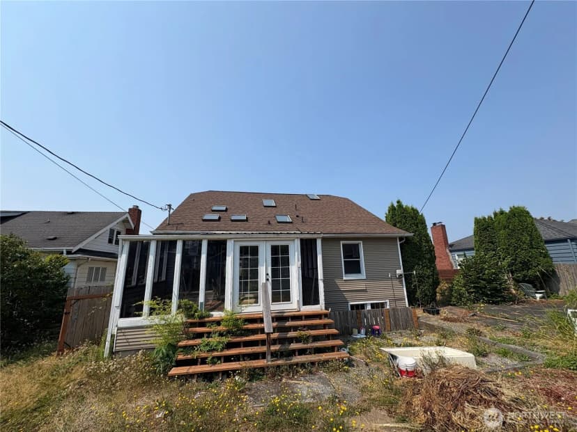 Property photo for 2571 Rainier Avenue, Everett photo 3