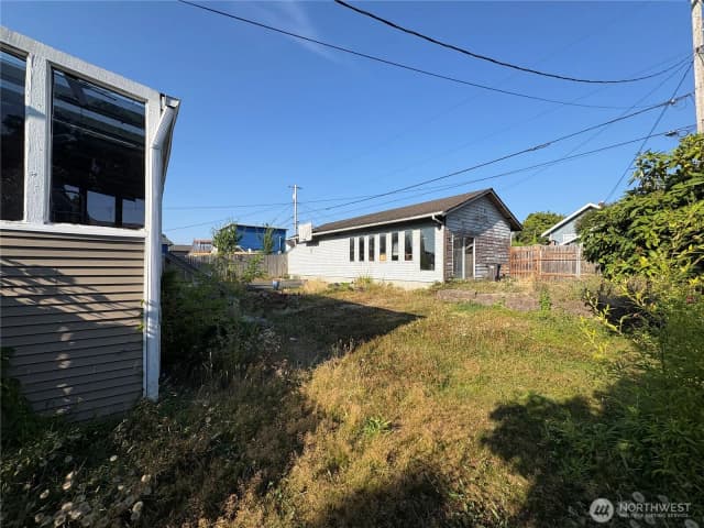 Property photo for 2571 Rainier Avenue, Everett photo 2