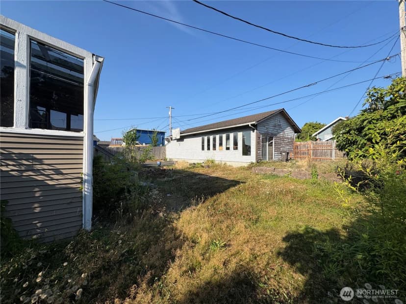 Property photo for 2571 Rainier Avenue, Everett photo 2