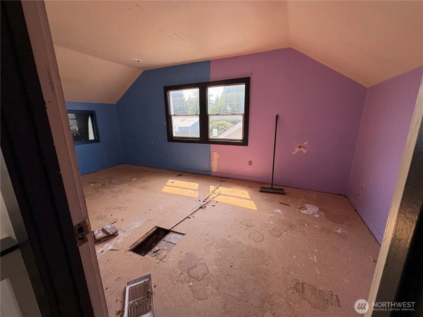 Property photo for 2571 Rainier Avenue, Everett photo 13