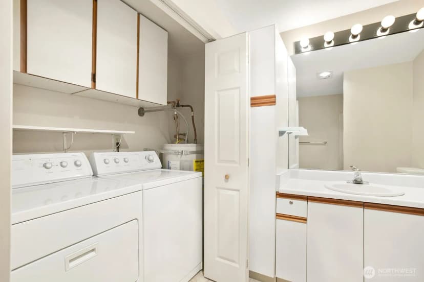 Property photo for 4106 Factoria Boulevard Se #213, Bellevue photo 20