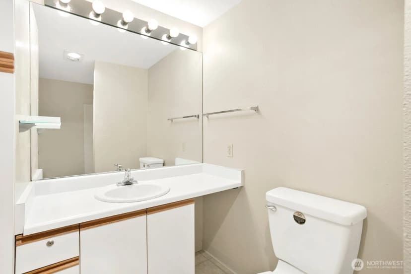 Property photo for 4106 Factoria Boulevard Se #213, Bellevue photo 19