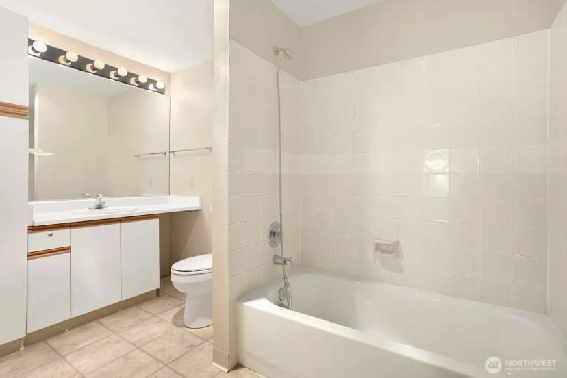 Property photo for 4106 Factoria Boulevard Se #213, Bellevue photo 18