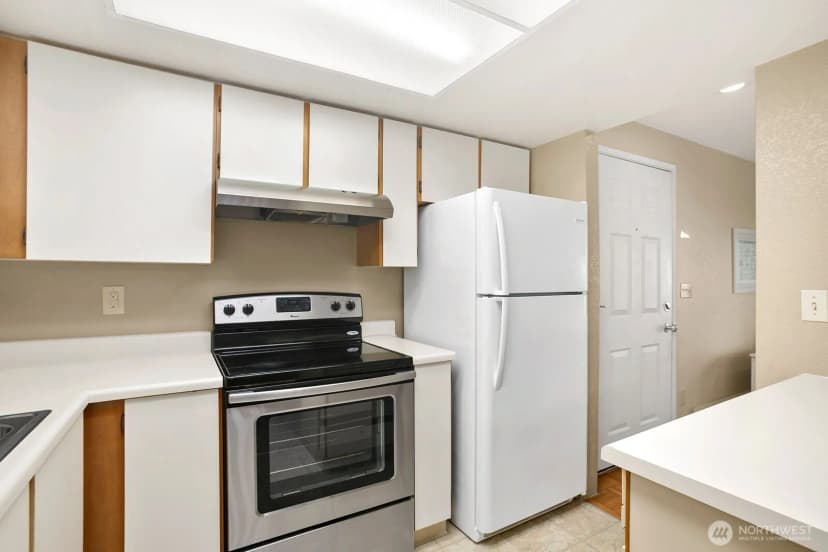 Property photo for 4106 Factoria Boulevard Se #213, Bellevue photo 10