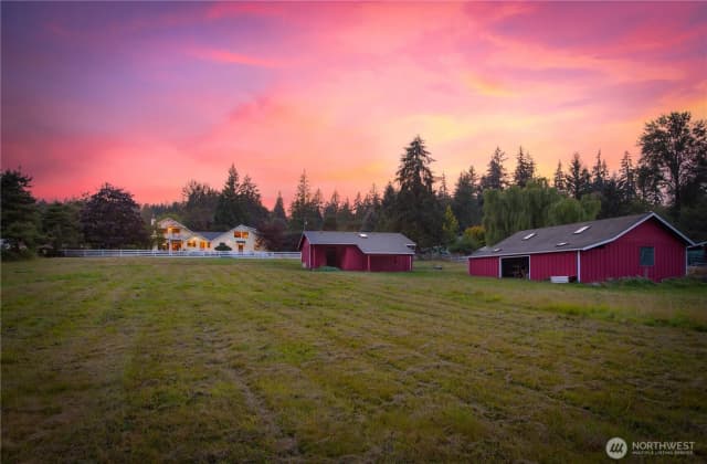 Property photo for 19303 Broadway Avenue, Snohomish photo 4
