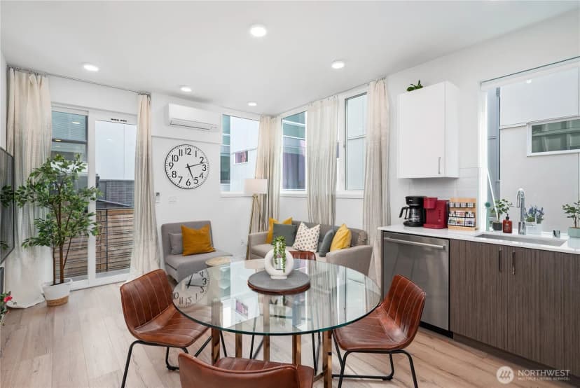 Property photo for 1728 11th Avenue ##a, Seattle photo 10