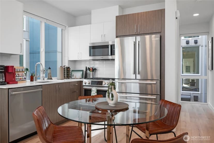 Property photo for 1728 11th Avenue ##a, Seattle photo 11