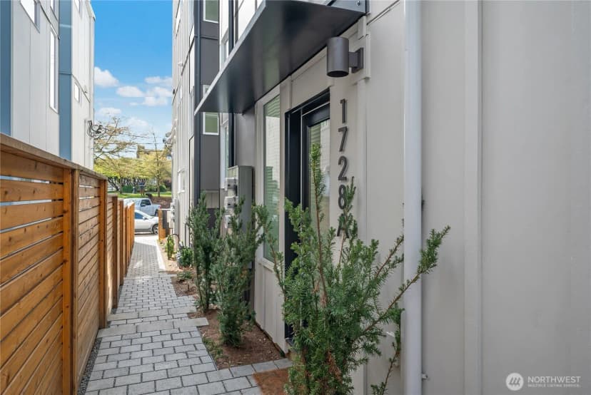 Property photo for 1728 11th Avenue ##a, Seattle photo 19