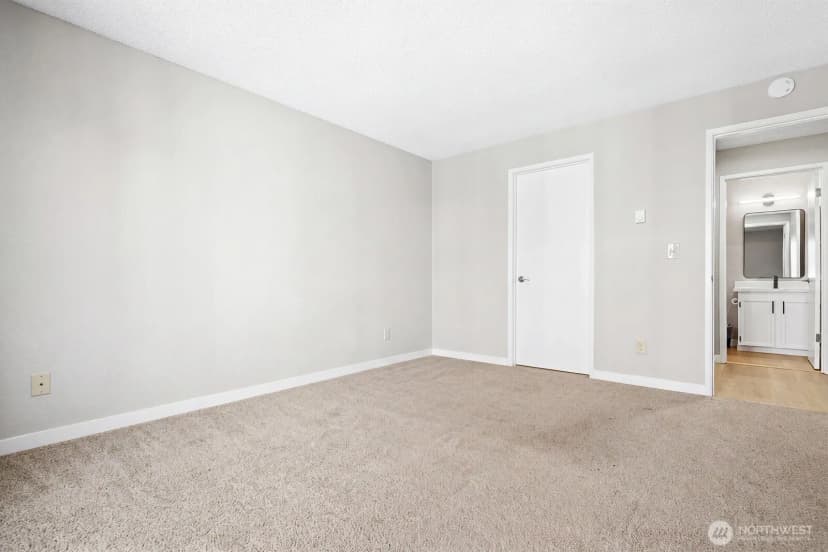 Property photo for 8812 20th Avenue Ne #a302, Seattle photo 14