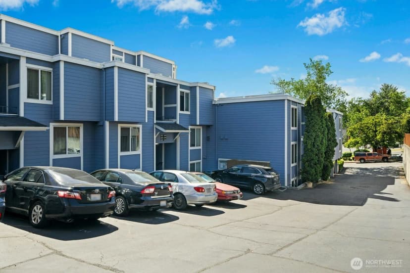 Property photo for 8812 20th Avenue Ne #a302, Seattle photo 16