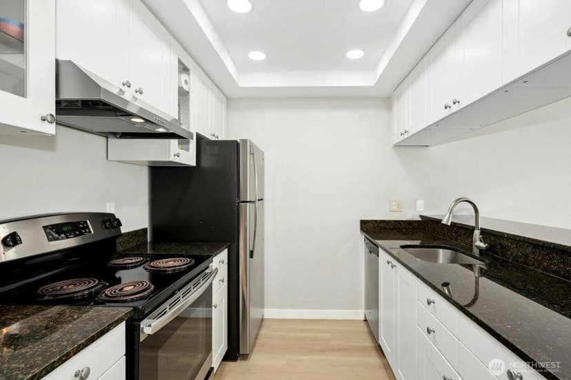 Property photo for 8812 20th Avenue Ne #a302, Seattle photo 6
