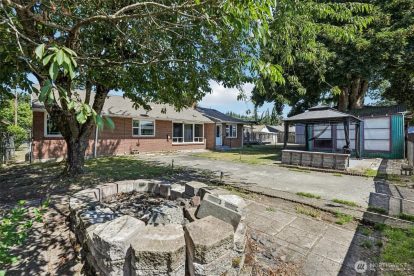 Property photo for 2219 Ocean Beach Highway, Longview photo 3