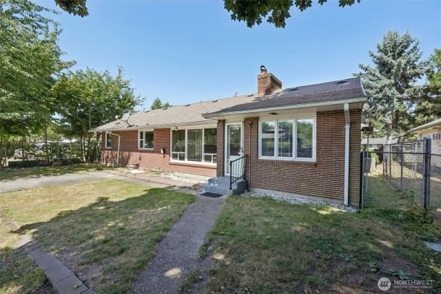 Property photo for 2219 Ocean Beach Highway, Longview photo 5