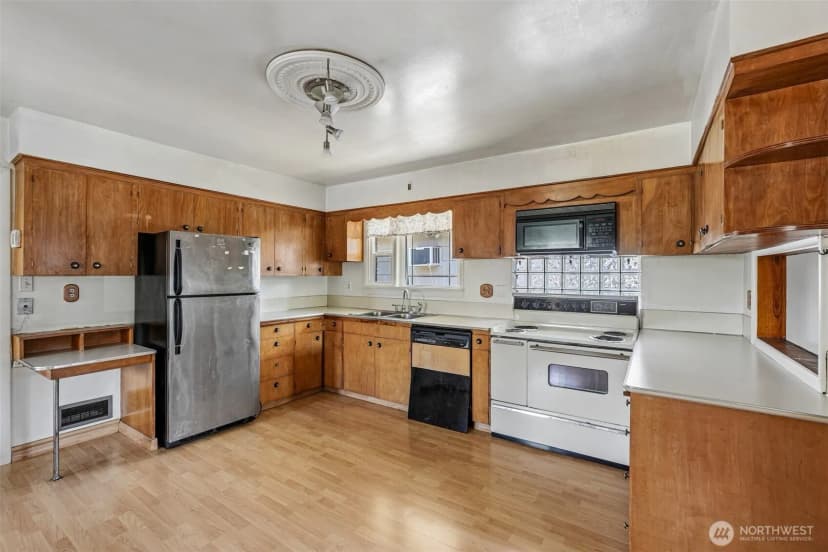 Property photo for 2219 Ocean Beach Highway, Longview photo 7