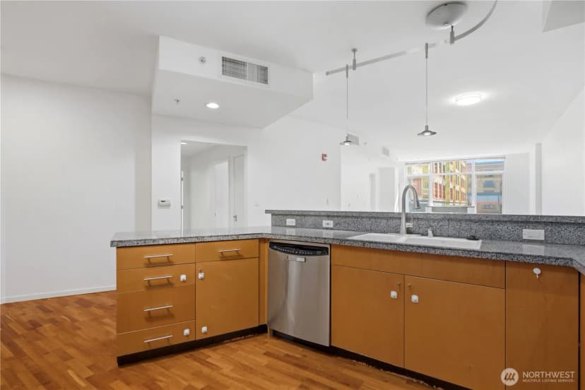 Property photo for 1188 106th Avenue Ne #324, Bellevue photo 9