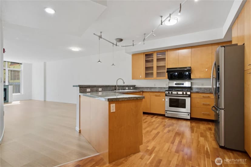 Property photo for 1188 106th Avenue Ne #324, Bellevue photo 6