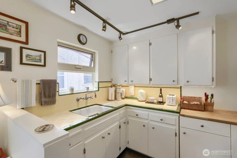 Property photo for 503 B E Harrison Street, Seattle photo 17