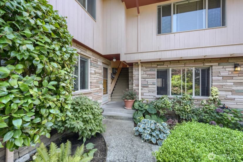 Property photo for 503 B E Harrison Street, Seattle photo 7