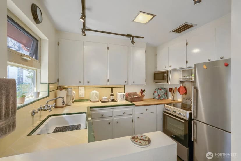 Property photo for 503 B E Harrison Street, Seattle photo 18