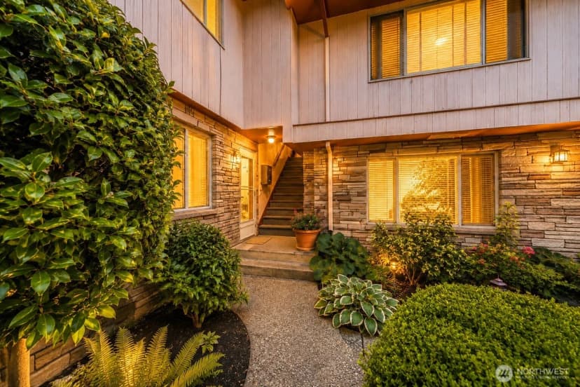 Property photo for 503 B E Harrison Street, Seattle photo 32
