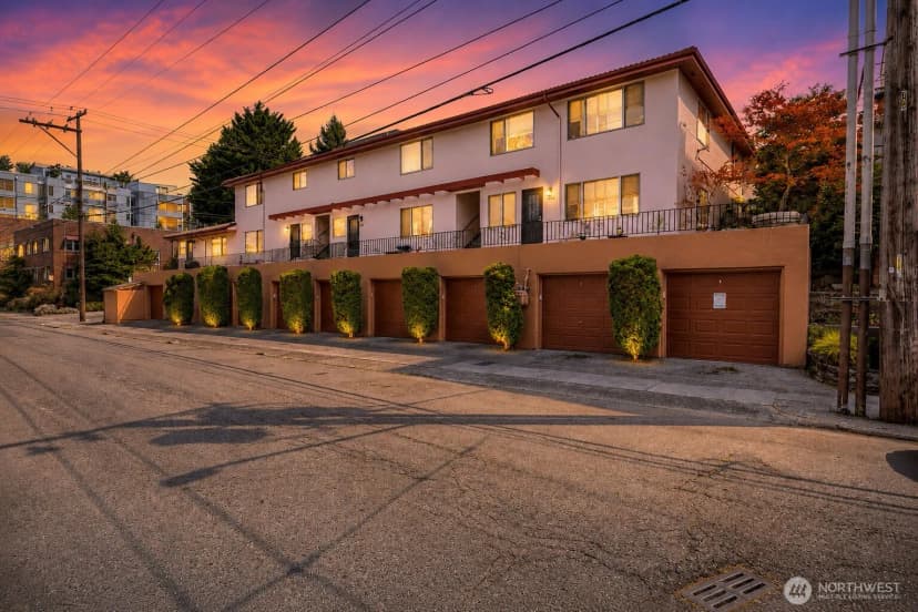 Property photo for 503 B E Harrison Street, Seattle photo 4