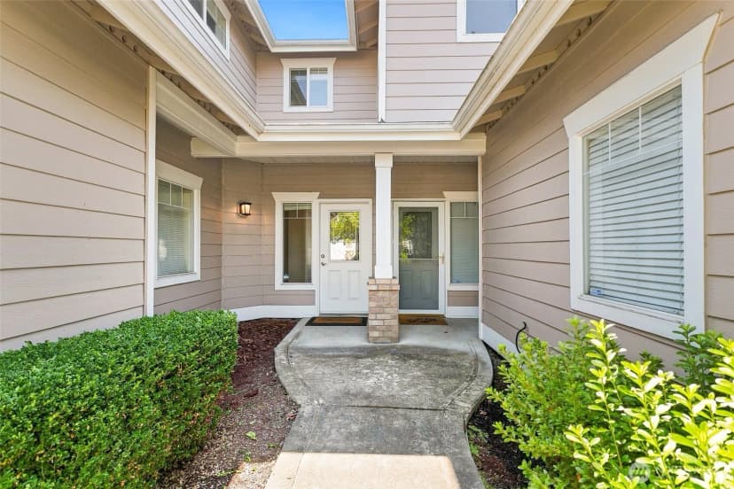 Property photo for 10700 Se 260th Street #h102, Kent photo 2