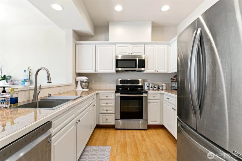 Property photo for 10700 Se 260th Street #h102, Kent photo 12
