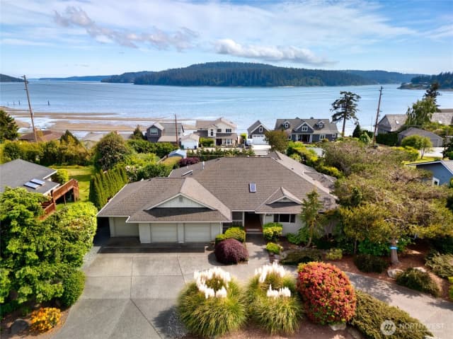 Property photo for 6404 Warren Street, Anacortes photo 2