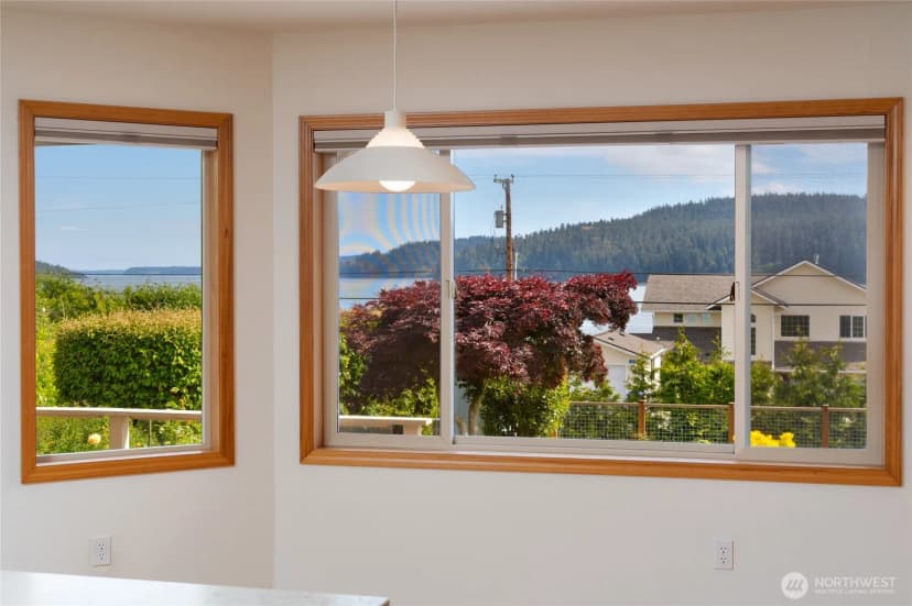 Property photo for 6404 Warren Street, Anacortes photo 5