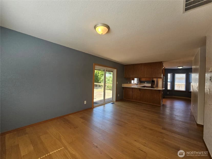 Property photo for 20414 2nd Avenue E, Spanaway photo 14