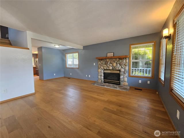 Property photo for 20414 2nd Avenue E, Spanaway photo 4
