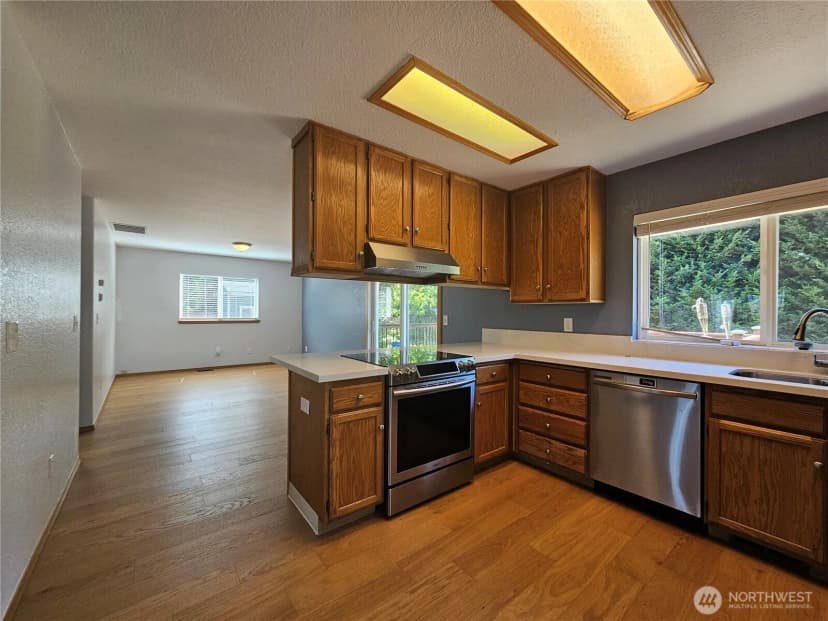 Property photo for 20414 2nd Avenue E, Spanaway photo 10