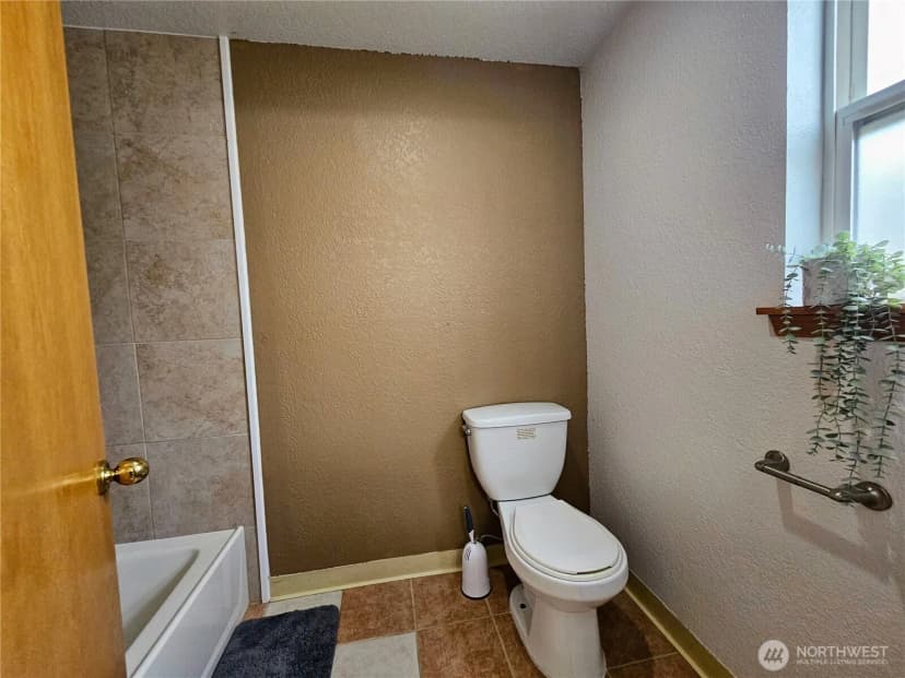 Property photo for 20414 2nd Avenue E, Spanaway photo 20