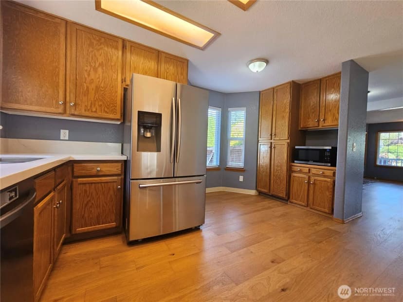 Property photo for 20414 2nd Avenue E, Spanaway photo 8