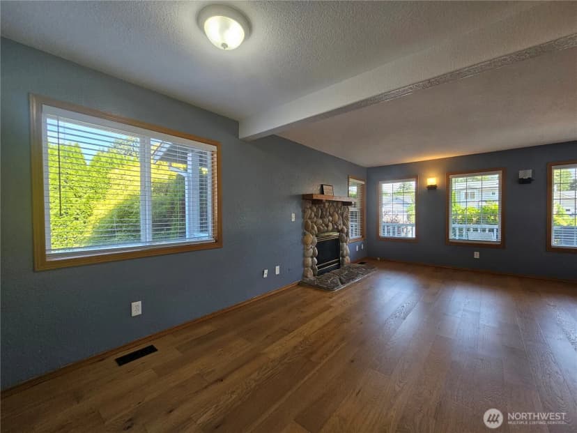 Property photo for 20414 2nd Avenue E, Spanaway photo 7