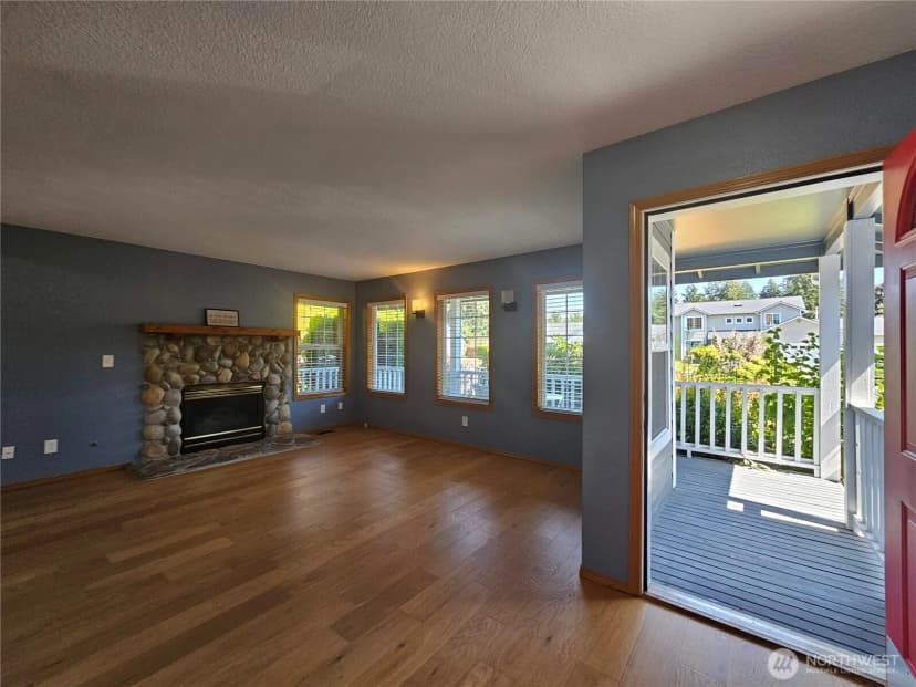 Property photo for 20414 2nd Avenue E, Spanaway photo 2