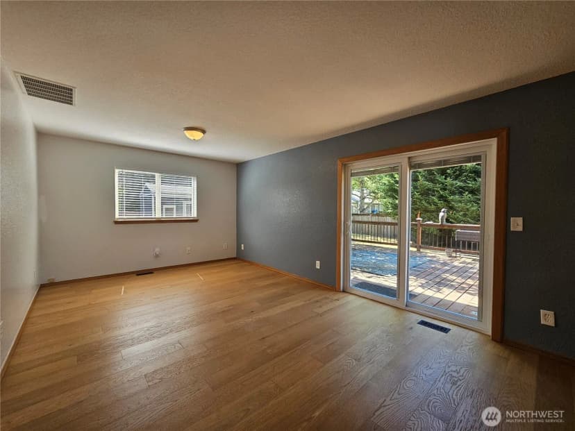 Property photo for 20414 2nd Avenue E, Spanaway photo 15