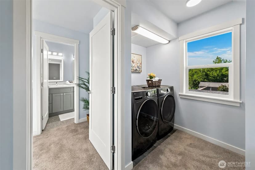 Property photo for 332 Ne Elk Place, Seattle photo 12
