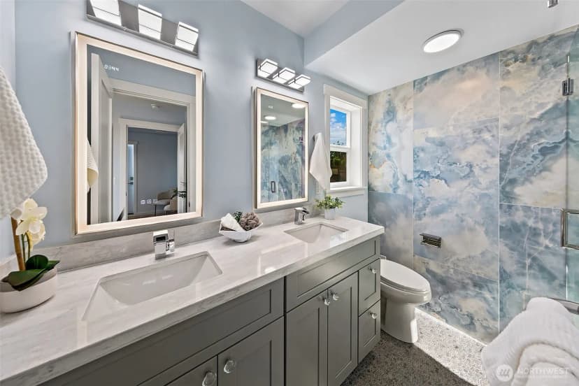 Property photo for 332 Ne Elk Place, Seattle photo 16