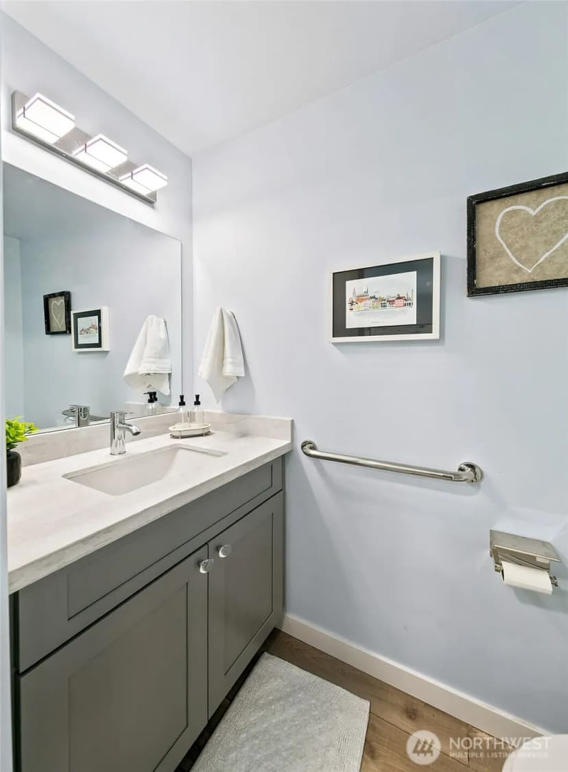 Property photo for 332 Ne Elk Place, Seattle photo 10