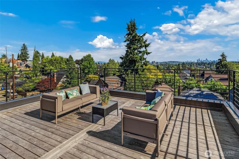 Property photo for 332 Ne Elk Place, Seattle photo 20