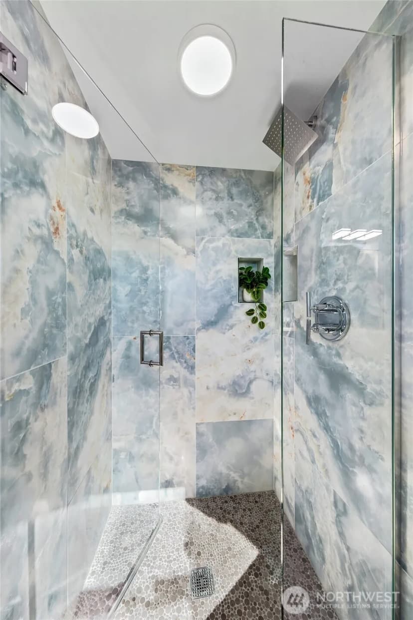 Property photo for 332 Ne Elk Place, Seattle photo 17