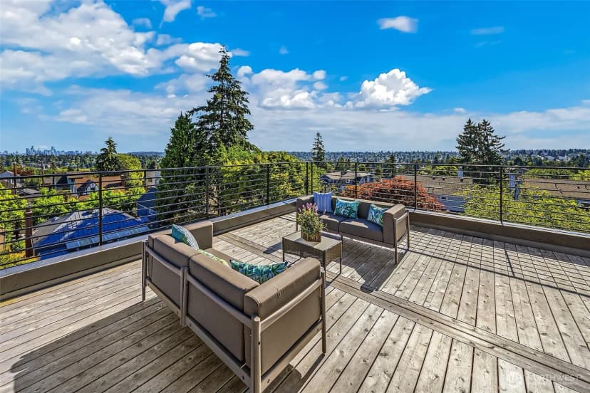 Property photo for 332 Ne Elk Place, Seattle photo 22
