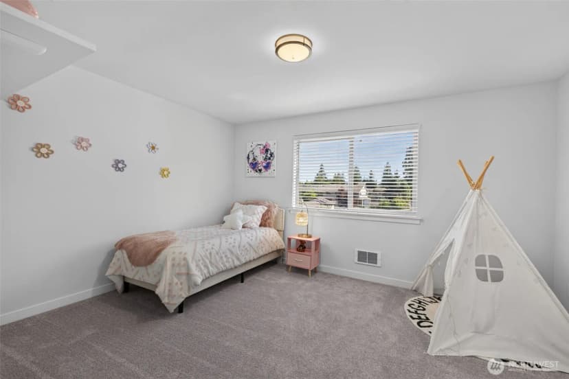 Property photo for 629 Bing Road #a, Lynnwood photo 11