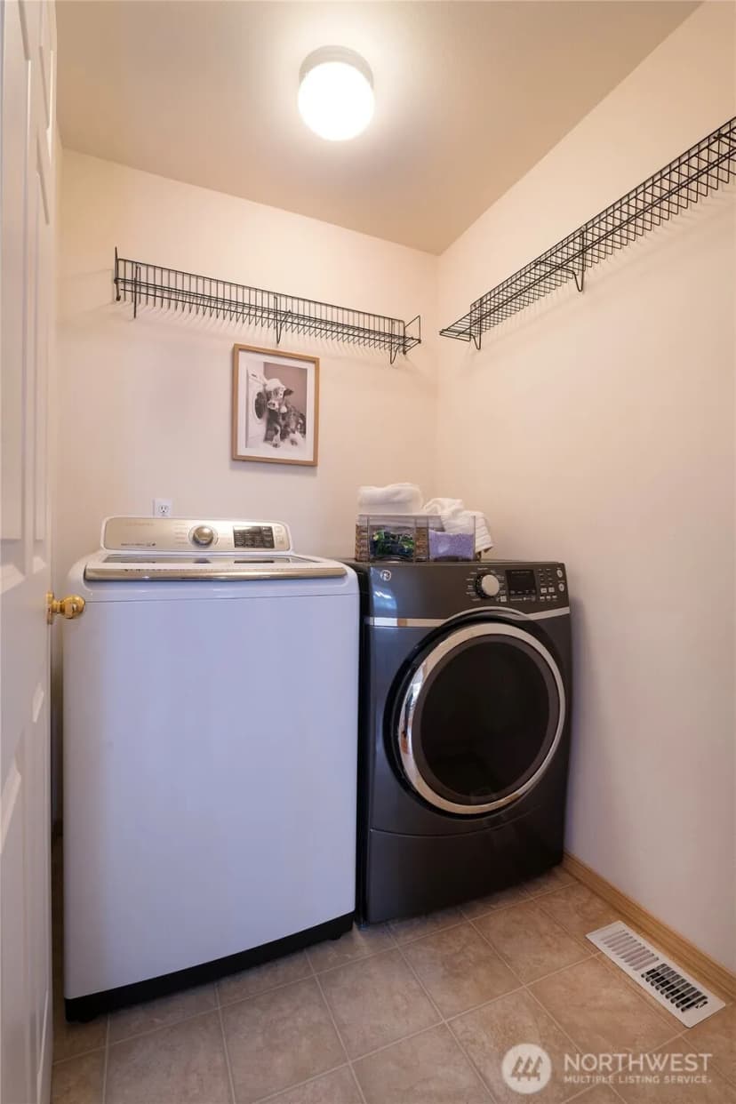 Property photo for 926 99th Street Sw, Everett photo 12