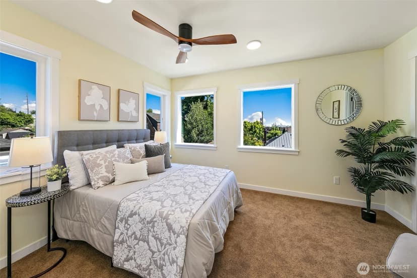 Property photo for 330 Ne Elk Place, Seattle photo 18