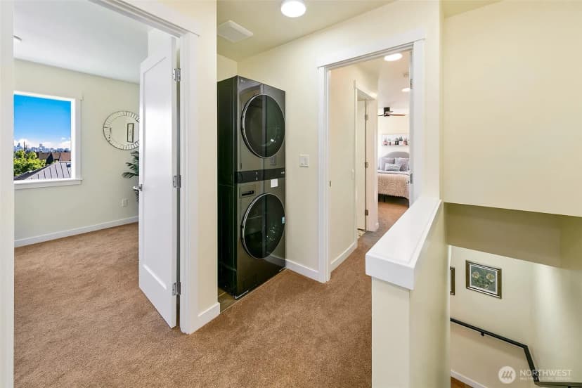 Property photo for 330 Ne Elk Place, Seattle photo 17