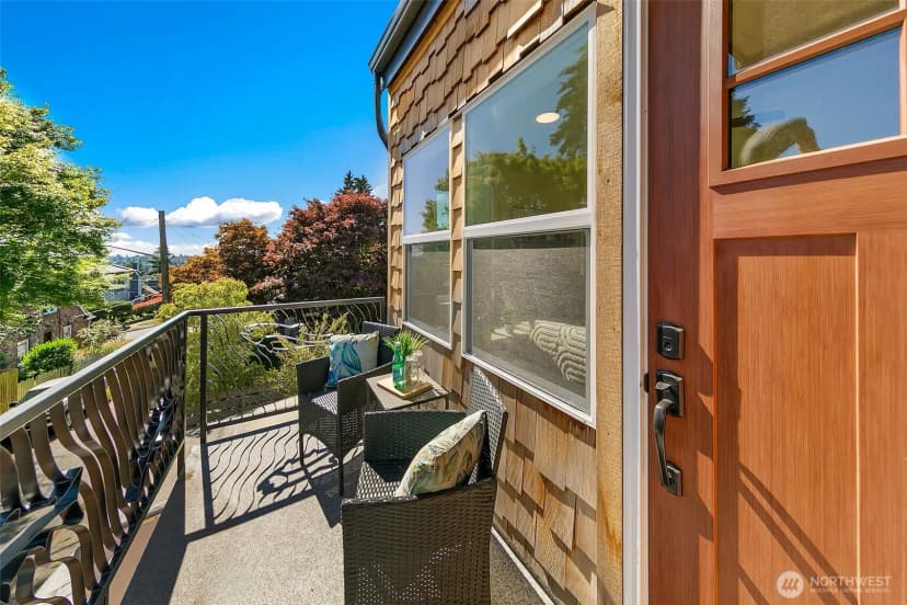 Property photo for 330 Ne Elk Place, Seattle photo 14