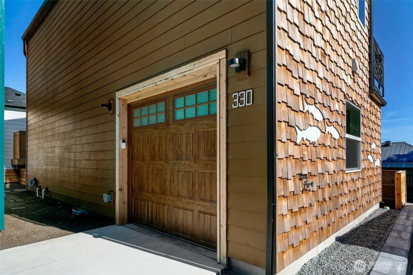 Property photo for 330 Ne Elk Place, Seattle photo 22