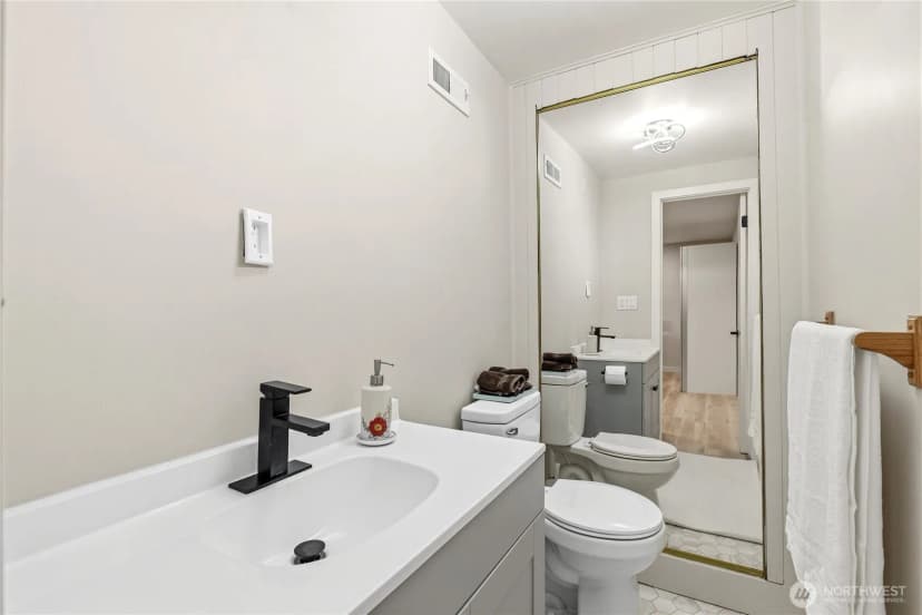 Property photo for 11212 Ne 145th Street, Kirkland photo 24